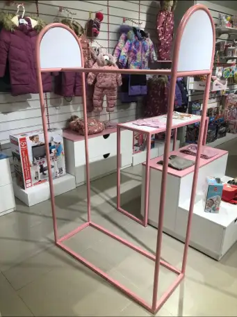 Торговое оборудование для магазина одежды. Рейл, фотография 1