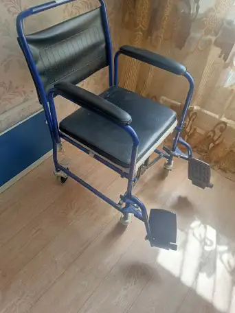 Кровать для лежачих,с подъёмным механизмом , антипролежневый матрас,кресло каталка с ёмкостью., фотография 4