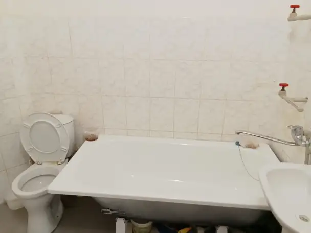 Продам 1 ком.кв от Хозяйки перегорождена пластиком как 2-хкомнатная заот Хозяйки квартиры. Торг уместен., фотография 5