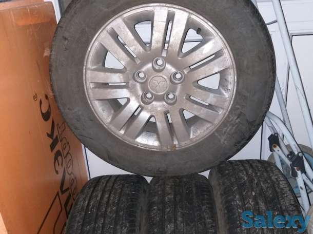 Продам шины с дисками на оутлендер, фотография 2