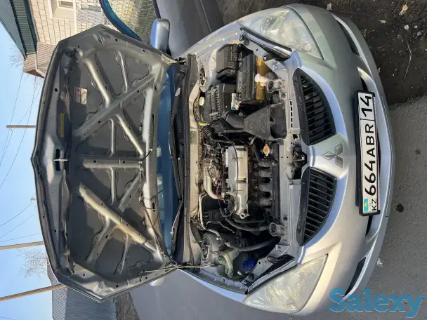 Mitsubishi Lancer 2004, фотография 2