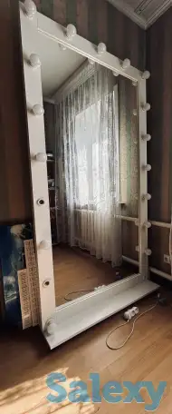 Зеркало с софитами, фотография 2