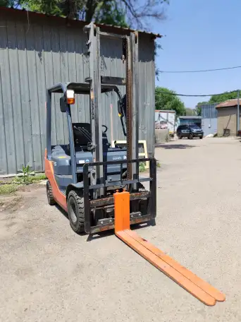 Вилочный погрузчик Toyota 8FG15 из Японии, фотография 1