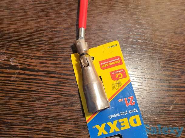 Ключ свечной DEXX с шарниром, 21мм, фотография 1