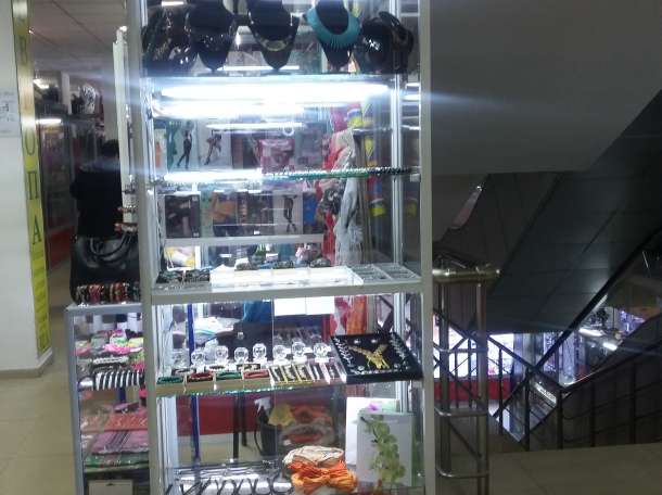 Срочно продам стеклянные витрины с освещением, фотография 2