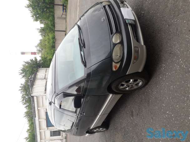 Автомобиль тойота естима Toyota Estima, фотография 8