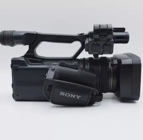 Цифровая видеокамера SONY HDR-AX2000, фотография 2