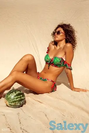 Яркий лиф в фруктовый принт, фотография 1