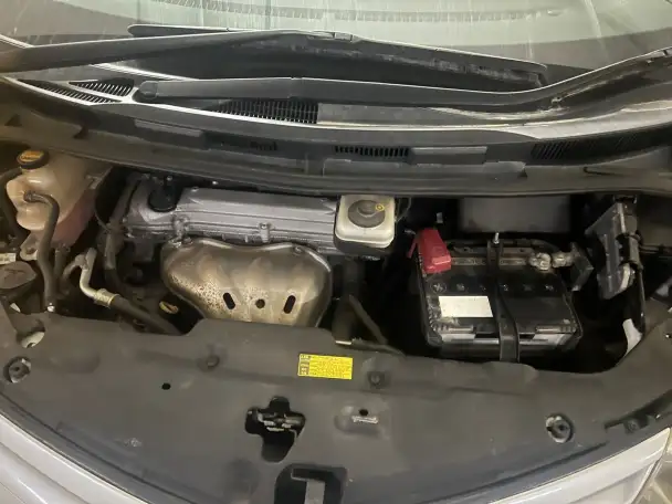 Toyota Estima 2010, фотография 2