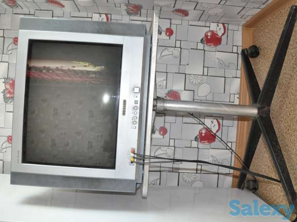 Продам телевизор 51 см. диагональ с подставкой., фотография 1