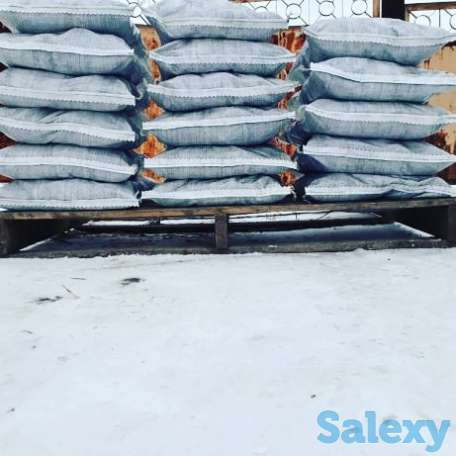 Уголь в мешках, фотография 1