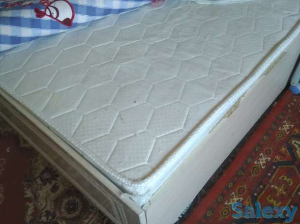 Кровать с матрасом, фотография 1