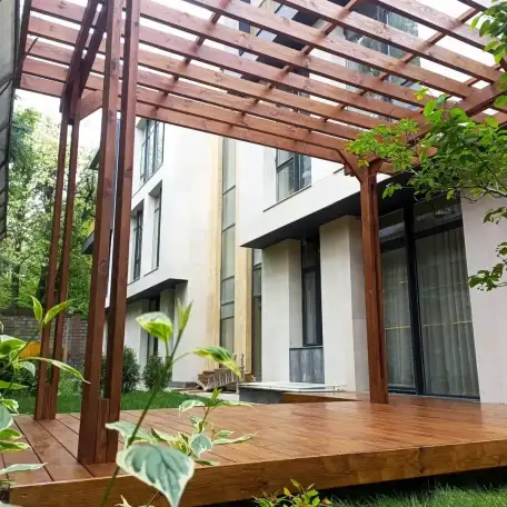 Терраса к дому из натурального дерева на заказ, фотография 1