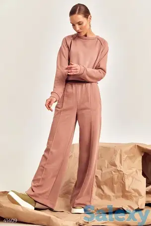 Бежевый костюм с широкими штанами, фотография 1