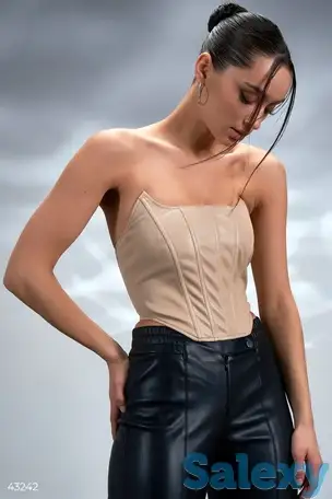Бежевый корсет из экокожи, фотография 1