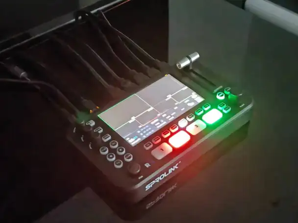 Видео микшер Sprolink Neolive r2plus дисплеем для стримов новый, фотография 5