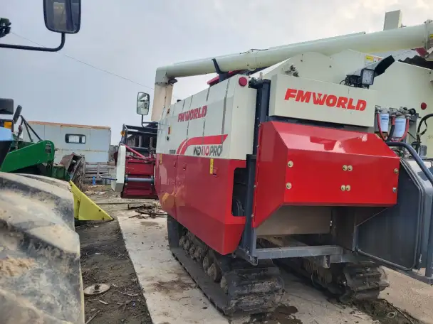 Срочно продается гусеничный рисоуборочный комбайн FM World 4LZ-6.0P, фотография 1