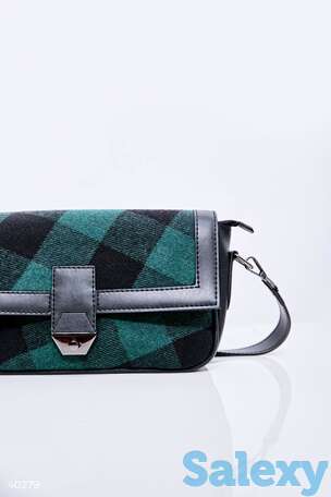 Сумка-багет в зеленую клетку, фотография 1