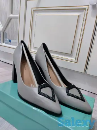 Продаю женские туфли. Новый. Классический стиль.  Размер 38/39, фотография 1