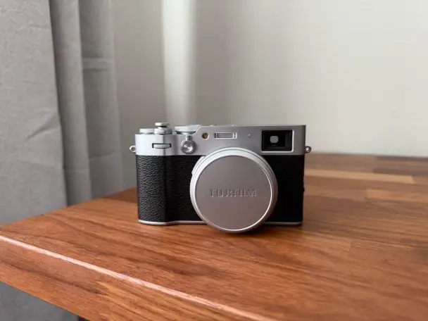 Цифровая камера FUJIFILM X100VI серебристая, фотография 2