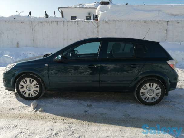 Опель Астра J 2007г. Opel Astra, фотография 3