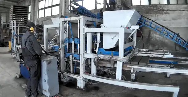 Продается бывший в употреблении завод по производству бетонных блоков, фотография 1