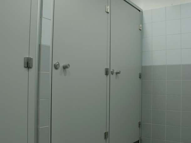 Нержавеющая сантехническая крепежная фурнитура для монтажа сантехкабин, туалетных и душевых перегородок, фотография 1