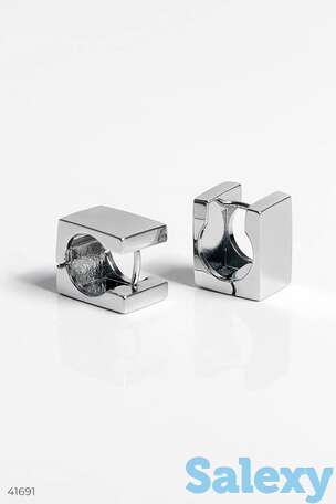 Небольшие серебристые серьги, фотография 1