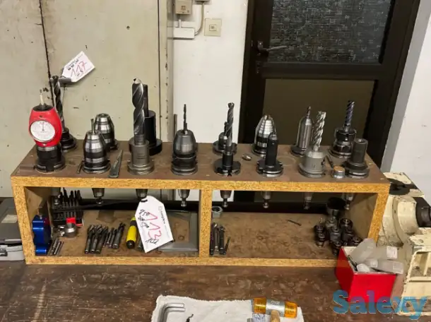 Лот держателей инструментов, фотография 1