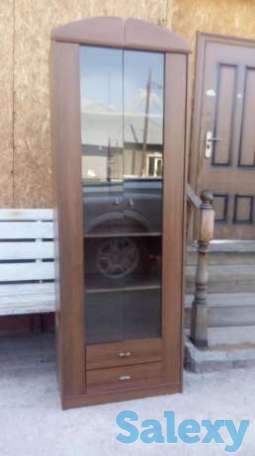 Шкаф со стеклянными дверцами, фотография 1