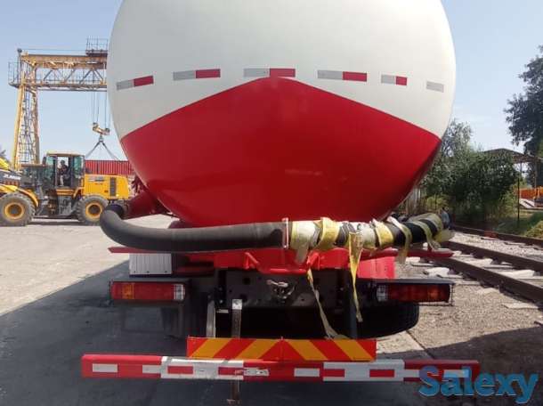 Цементовоз HOWO, фотография 2