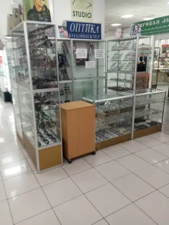 Продам 7 витрин с товаром ОПТИКА, фотография 3