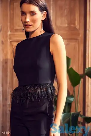 Кроп-топ с декором, фотография 1