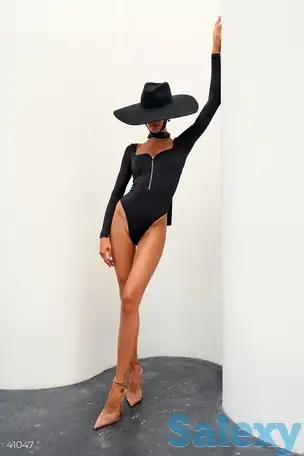 Боди с акцентной змейкой, фотография 1