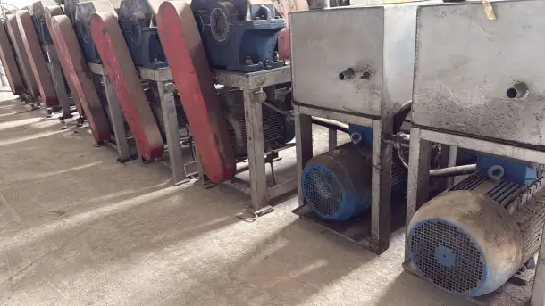 Продам станки для пройзводстава пластиковых люков, фотография 2