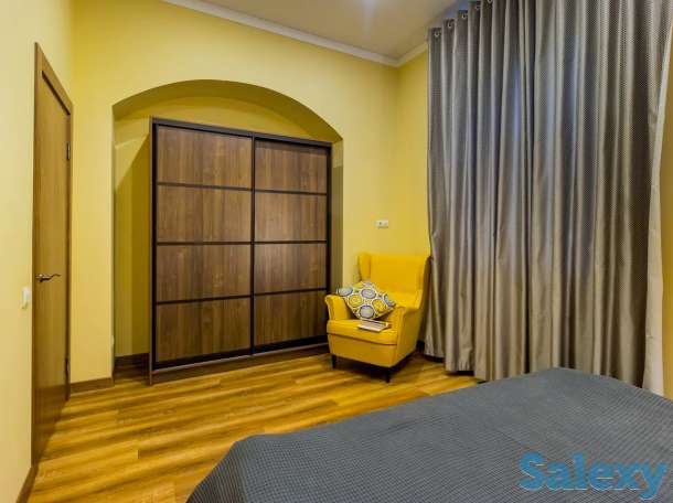 Красивая квартира с желтым интерьером, ул. Навои, 210/1, фотография 3