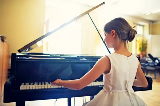 Обучение игре на фортепиано, фотография 1
