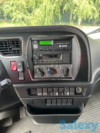 Грузовой автомобиль HONGYAN GENPAW с колесной формулой 4х2, 2023 года выпуска., фотография 10