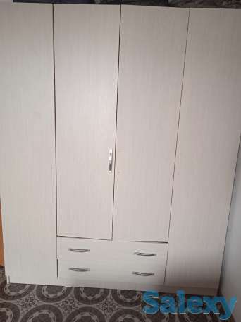 Продам 2 шкафа трех дверный.Б/У в хорошем состояний.1) размер: выс.220, шири. 180,глуб.50 2) размер:выс.190,шир.150,г 40, фотография 1