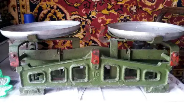 продам равноплечные весы с гирями, фотография 1