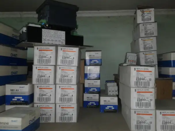 Автомат Schneider ElectricMERLIN GERIN 3р  I ток 80 А, силовой  остаток 2 штук., фотография 1