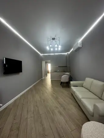 Уютная квартира в новом доме в центре города, Исаева 71, фотография 2