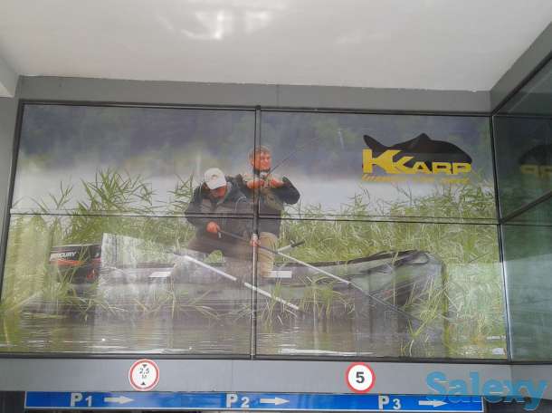 Оформление витрин: оклейка стекол оракалом, накладные элементы, 