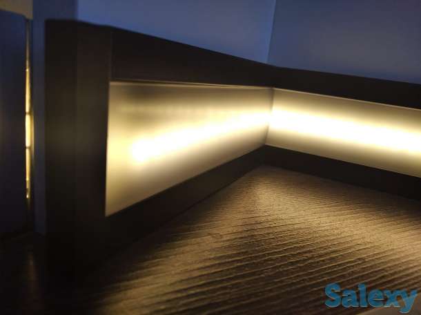 плинтус СВЕТОДИОДНЫЙ с подсветкой ЛЕД алюминиевый, фотография 3