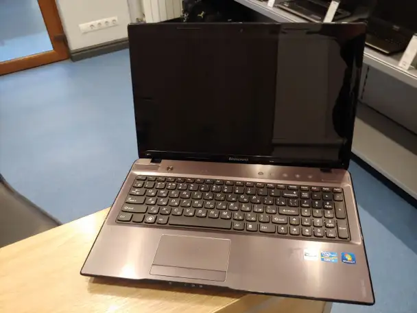 Lenovo IdeaPad Z570, фотография 1