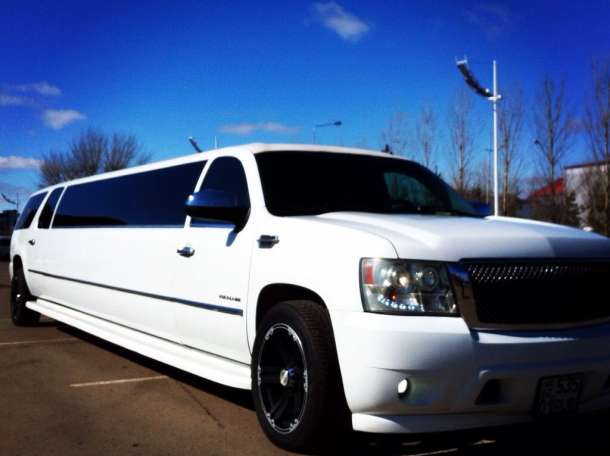 Прокат на свадьбу лимузин CADILLAC ESCALADE на 27 мест, фотография 1