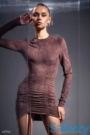 Шоколадное платье из экозамши, фотография 1