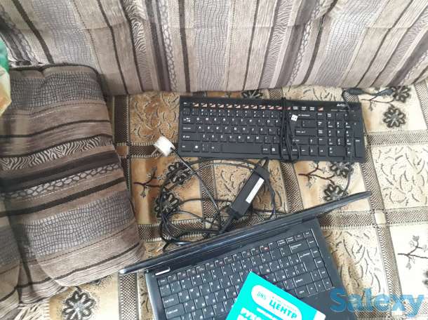 Ноутбук,видеомагнитофон и кассеты, фотография 3