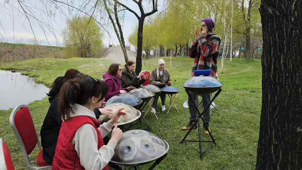 Мастер-классы на праздники по барабанам, хэндпанам хангам, барабанам джембе, шанкобызам варганы, бубнам, глюкофонам, фотография 2