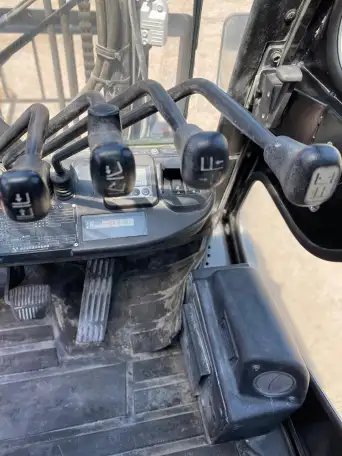 Вилочный погрузчик Toyota 8FD35 с кабиной из Японии, фотография 11